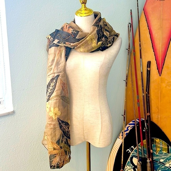 Kismet Accessories - Kismet of Hawaii, Gorgeous Large Scarf/Wrap, Excellent Condition, Size 42x66